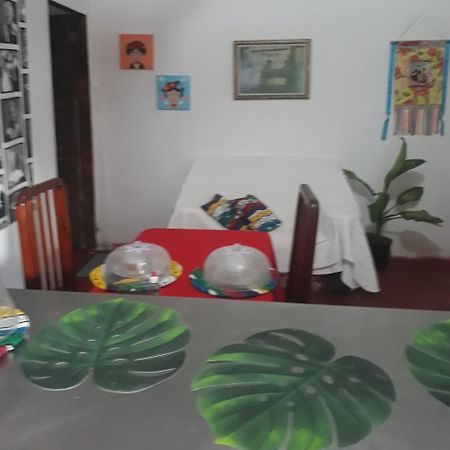 Perto Do Aeroporto De Salvador - Dona Pitanga Hostel Лауру-ди-Фрейтас Экстерьер фото