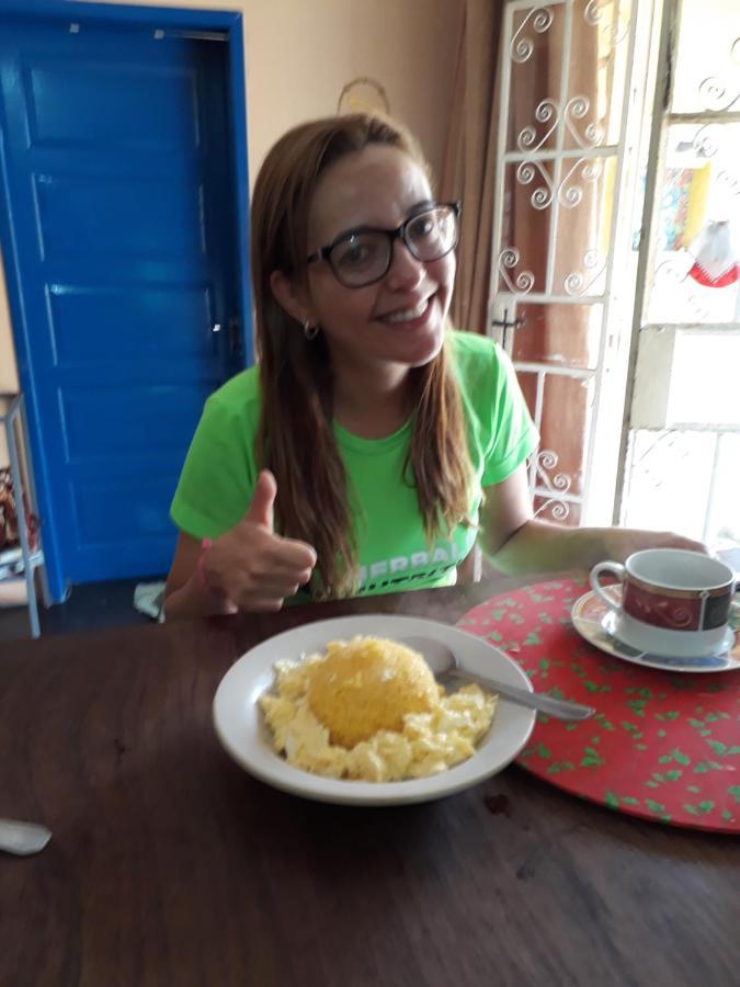 Perto Do Aeroporto De Salvador - Dona Pitanga Hostel Лауру-ди-Фрейтас Экстерьер фото