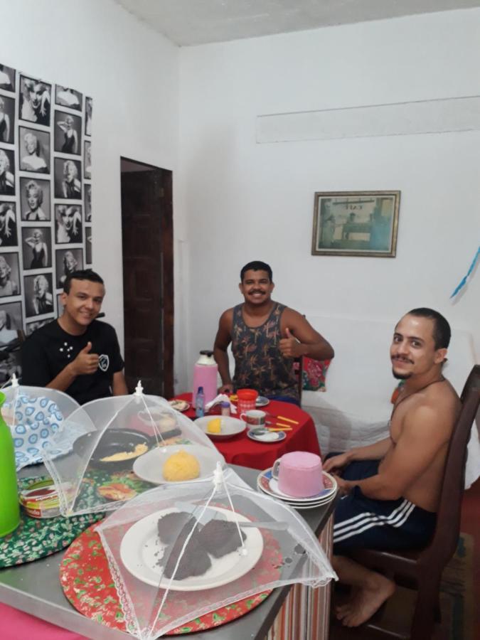 Perto Do Aeroporto De Salvador - Dona Pitanga Hostel Лауру-ди-Фрейтас Экстерьер фото