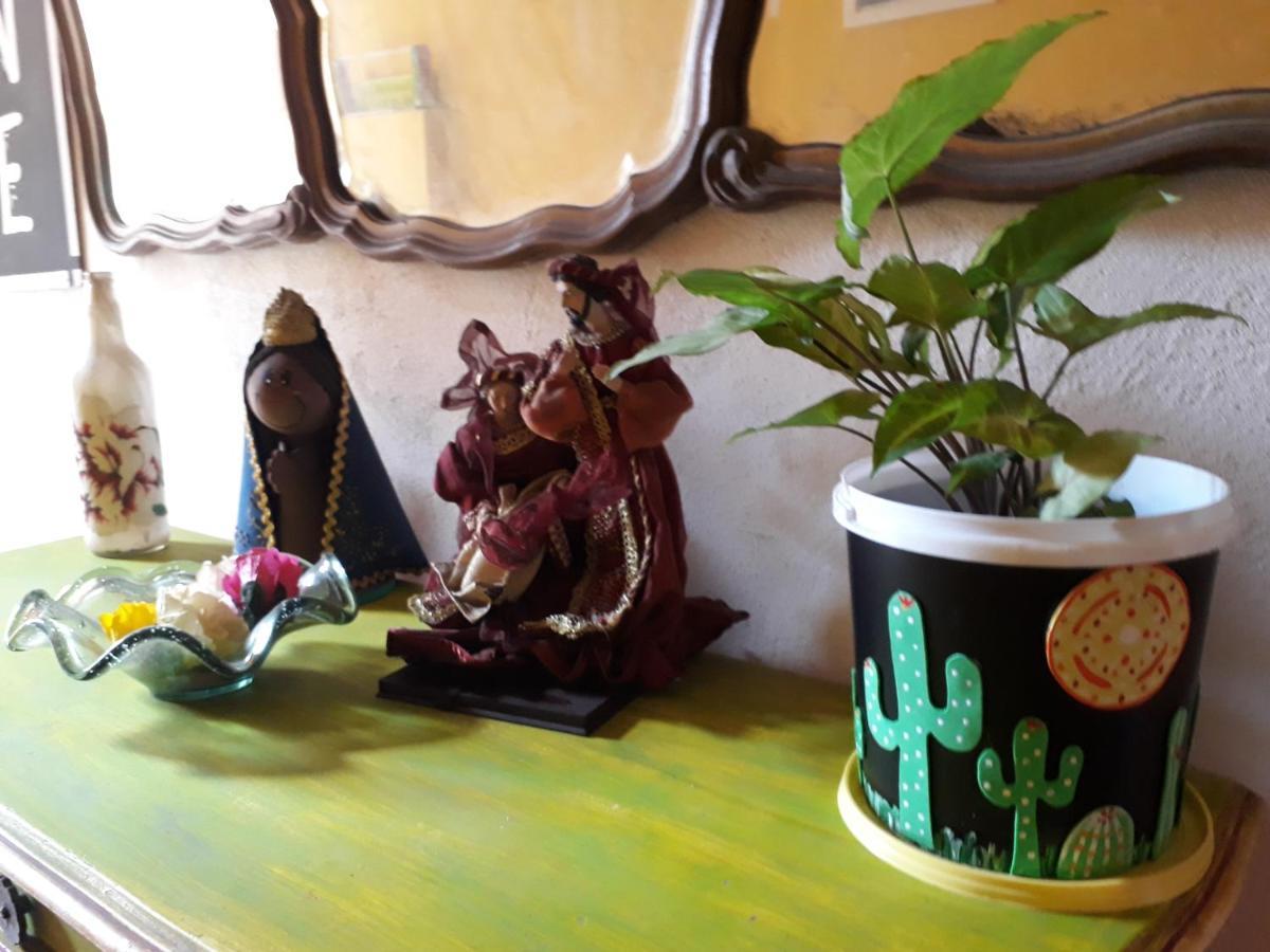 Perto Do Aeroporto De Salvador - Dona Pitanga Hostel Лауру-ди-Фрейтас Экстерьер фото