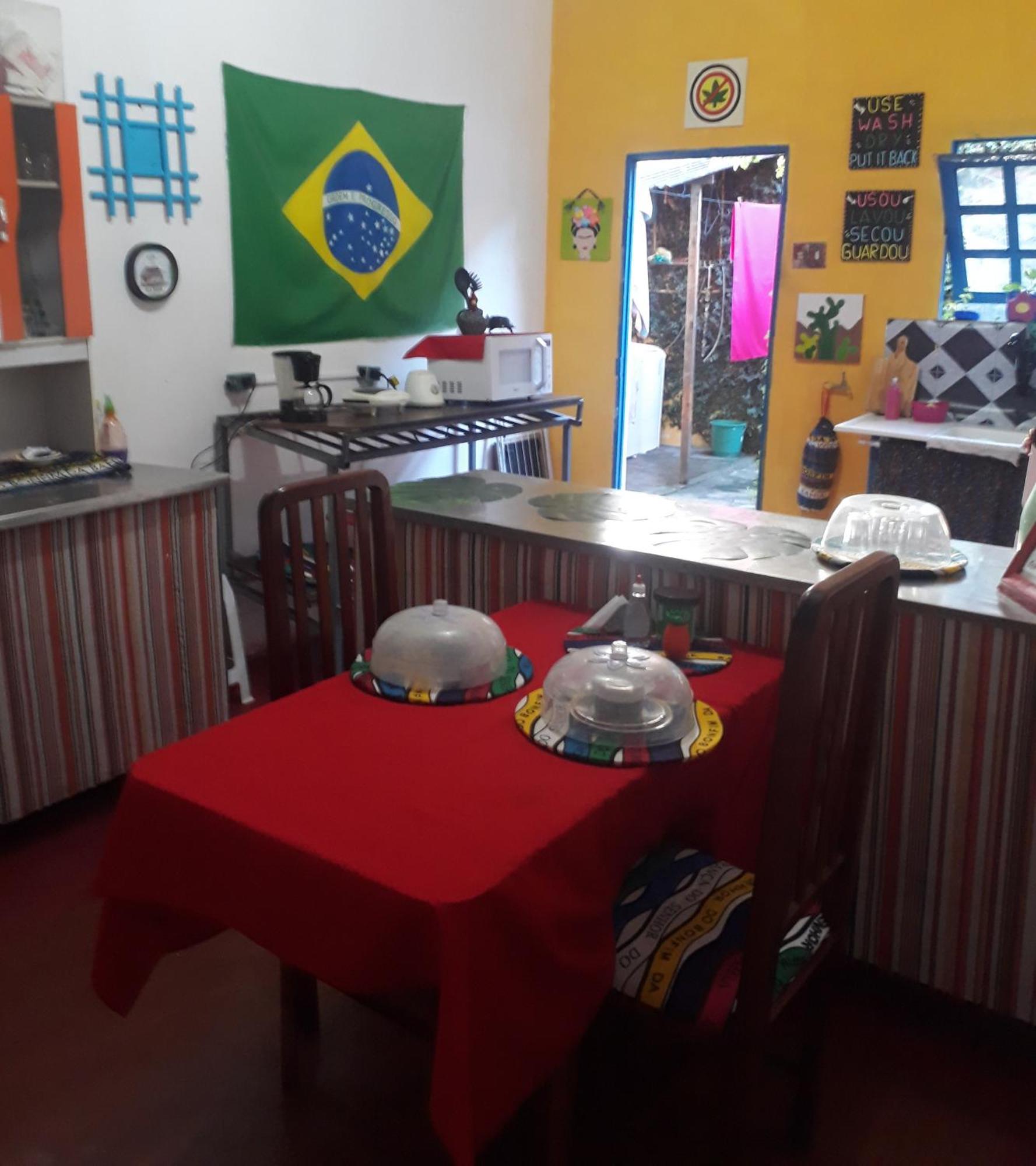 Perto Do Aeroporto De Salvador - Dona Pitanga Hostel Лауру-ди-Фрейтас Экстерьер фото