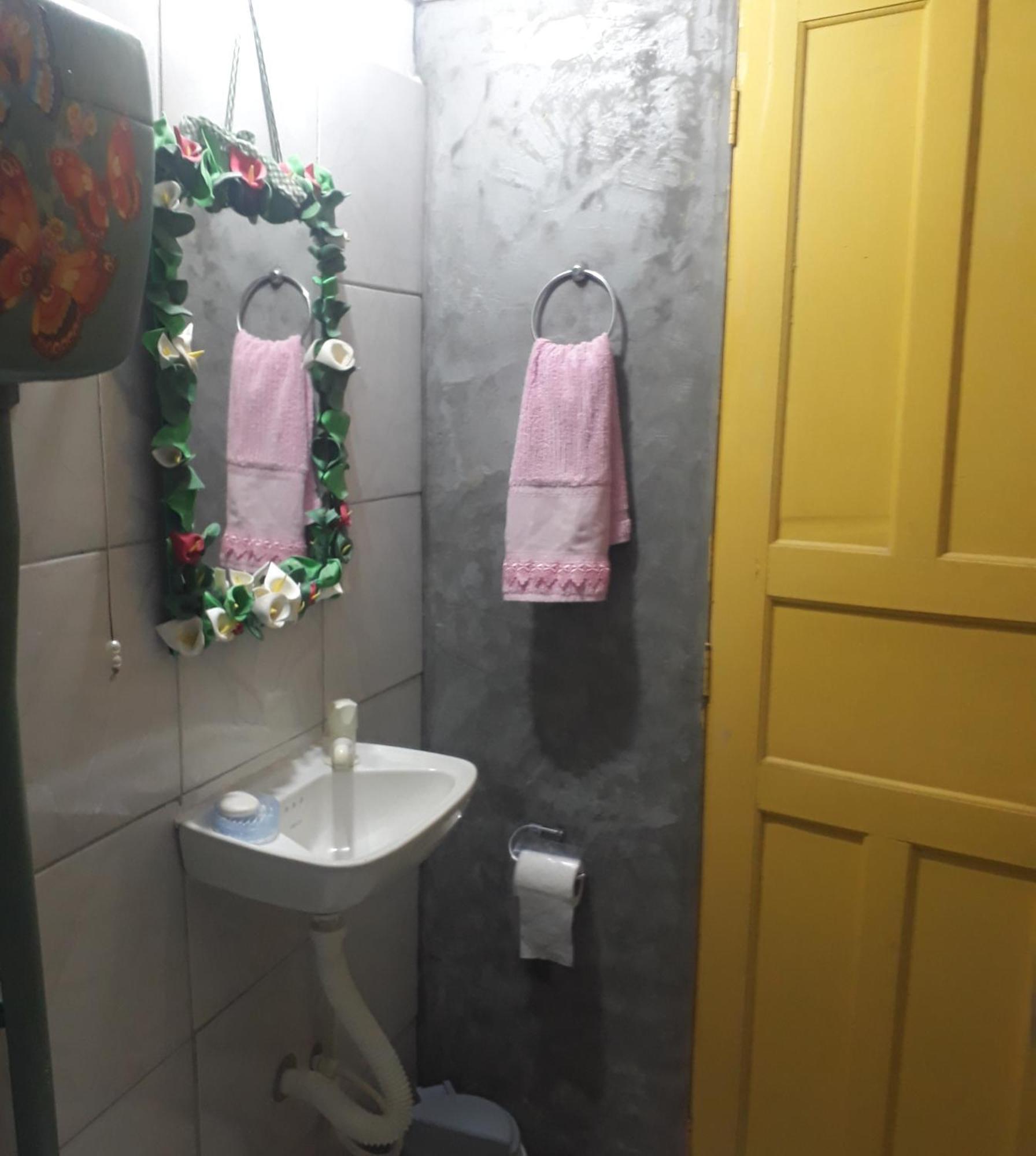 Perto Do Aeroporto De Salvador - Dona Pitanga Hostel Лауру-ди-Фрейтас Экстерьер фото
