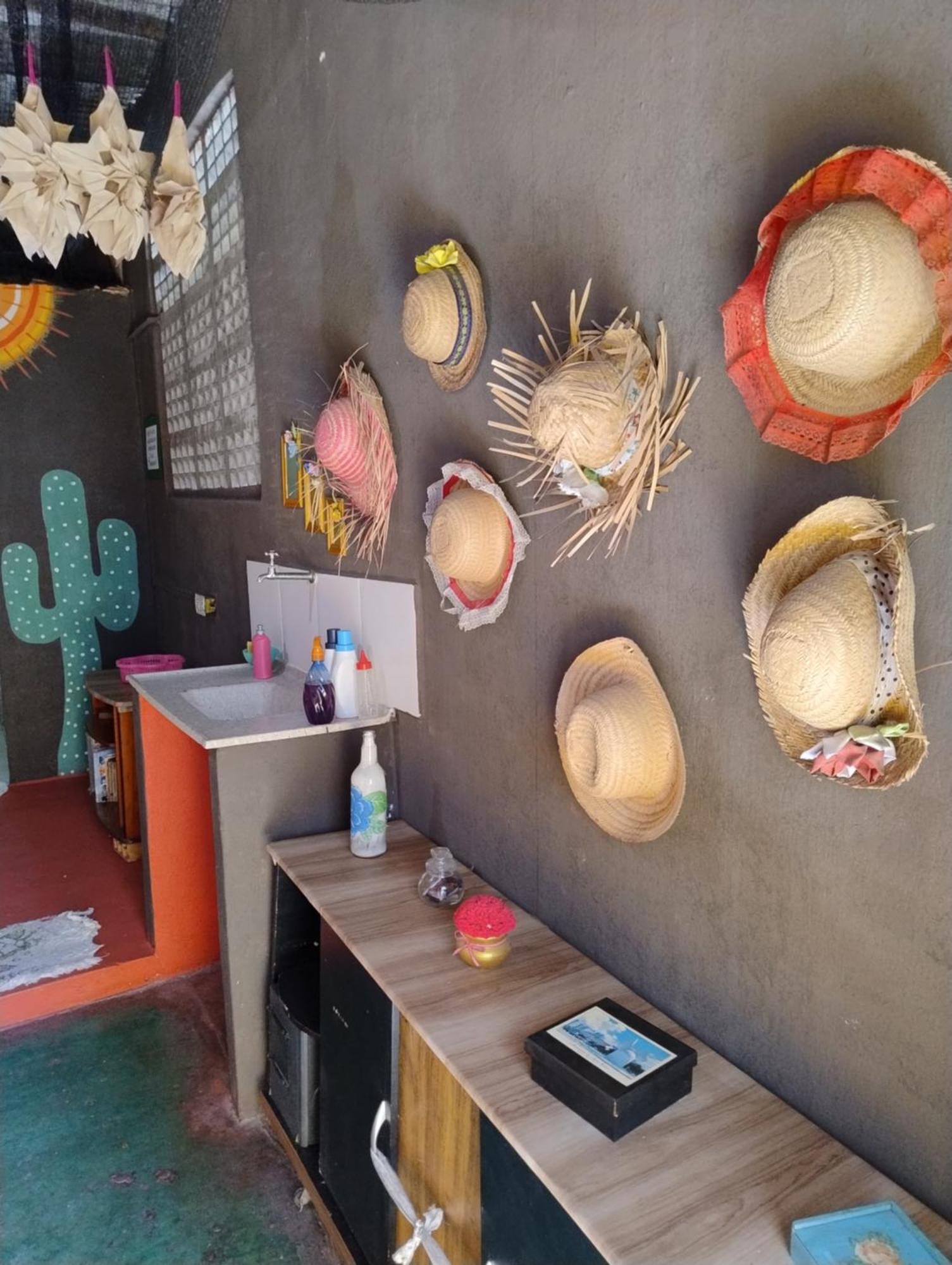 Perto Do Aeroporto De Salvador - Dona Pitanga Hostel Лауру-ди-Фрейтас Экстерьер фото